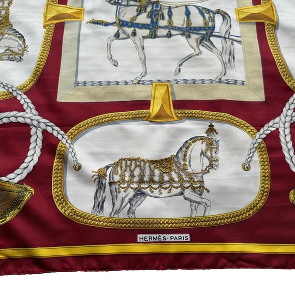 Hermès Grand Apparat Red and Gold 100% Silk Scarf - Picture 2 of 16